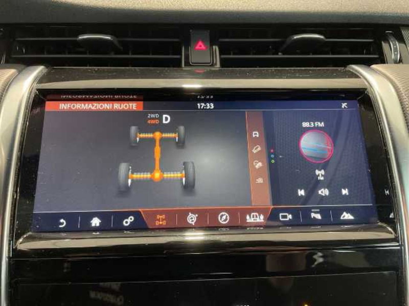 Land Rover Discovery Sport usata a Pistoia (20)