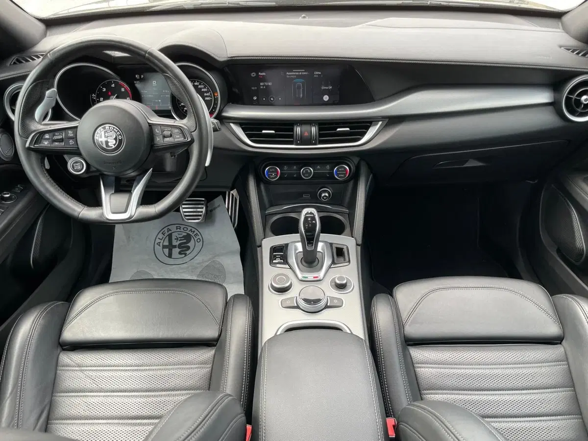 Alfa Romeo Stelvio usata a Ancona (11)