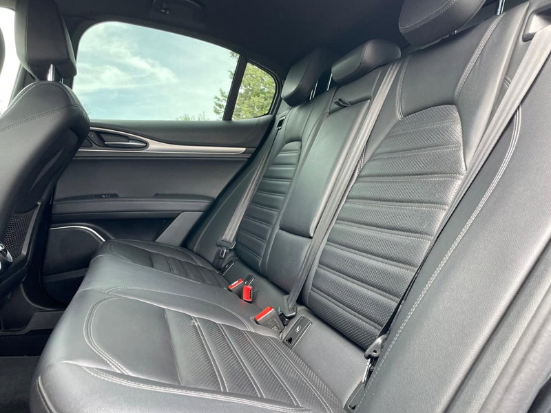 Alfa Romeo Stelvio usata a Ancona (13)