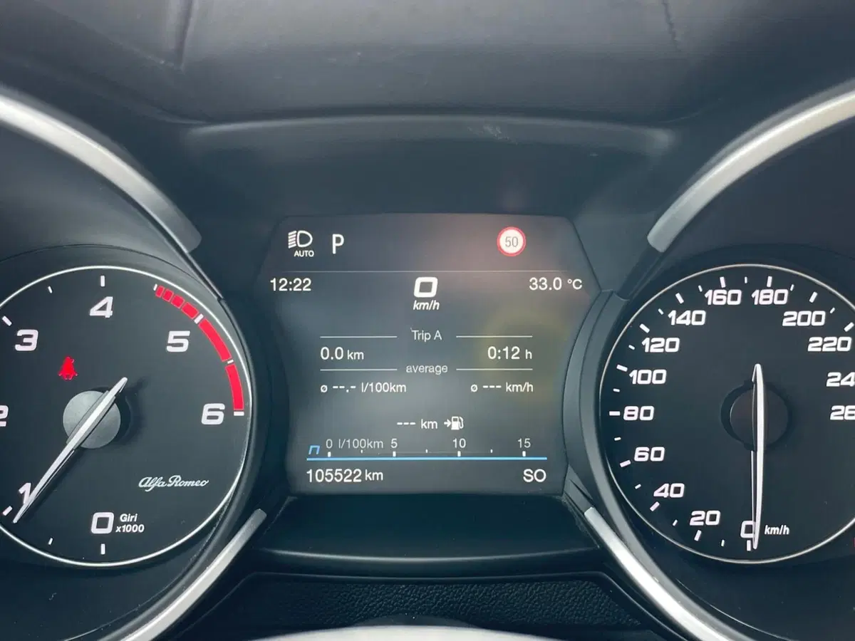 Alfa Romeo Stelvio usata a Ancona (14)