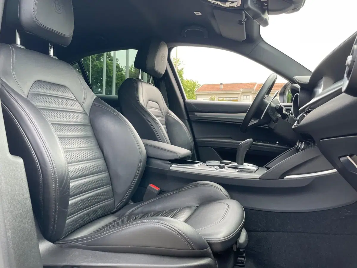 Alfa Romeo Stelvio usata a Ancona (16)
