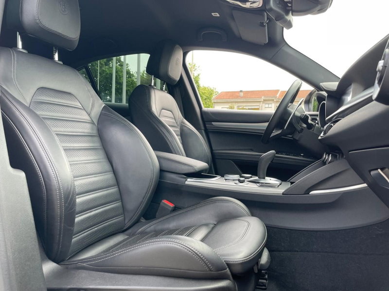 Alfa Romeo Stelvio usata a Ancona (16)