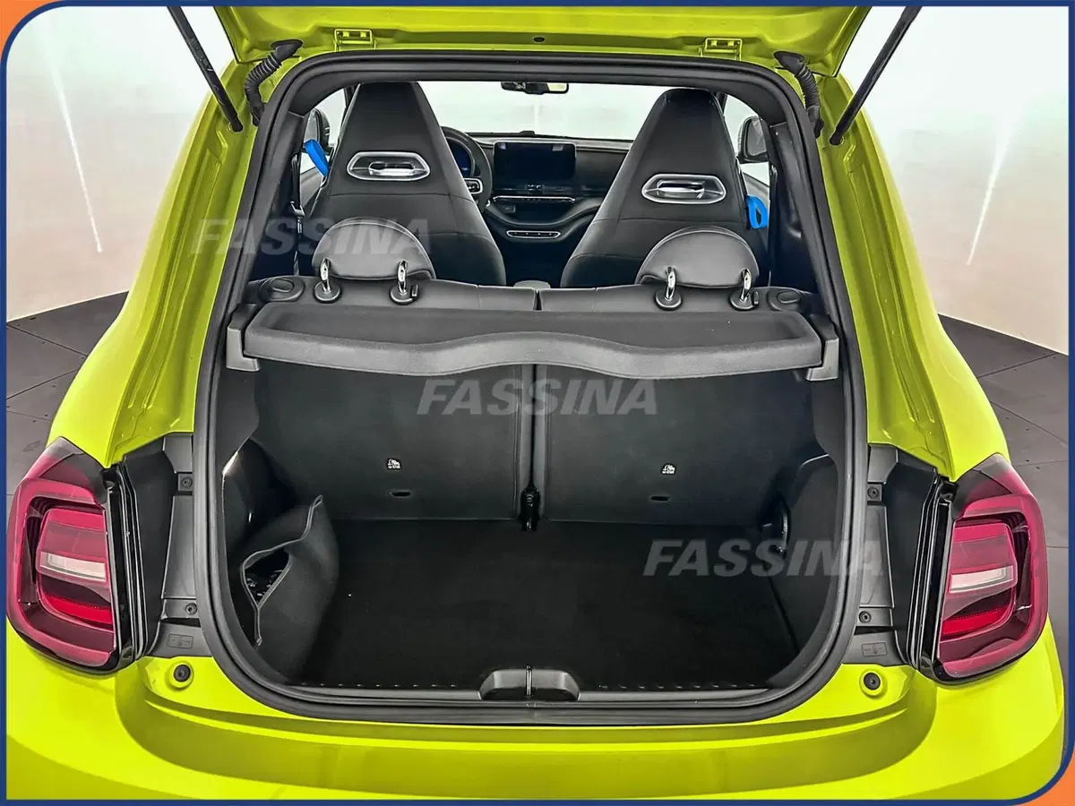 Abarth 500e Cabrio usata a Milano (11)