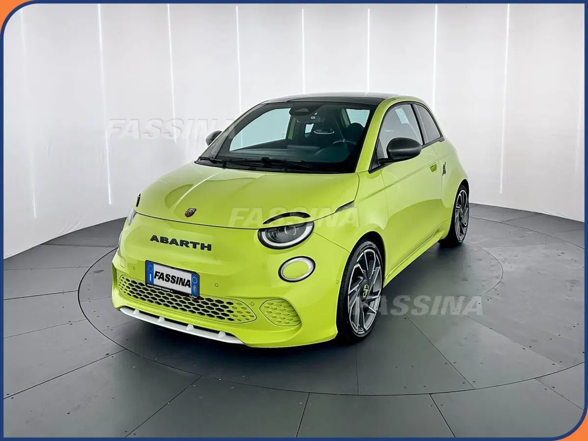 Abarth 500e Cabrio usata a Milano (3)