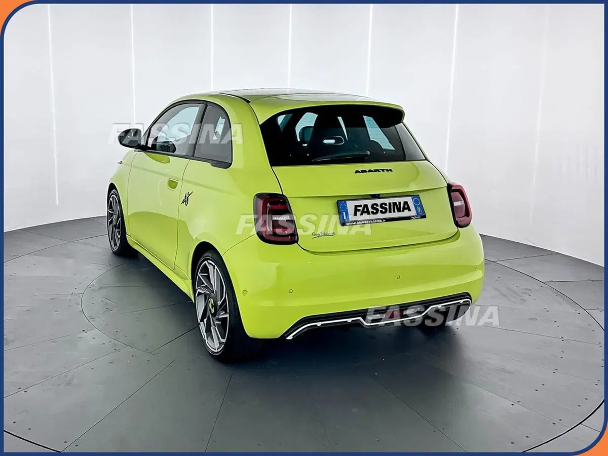 Abarth 500e Cabrio usata a Milano (4)