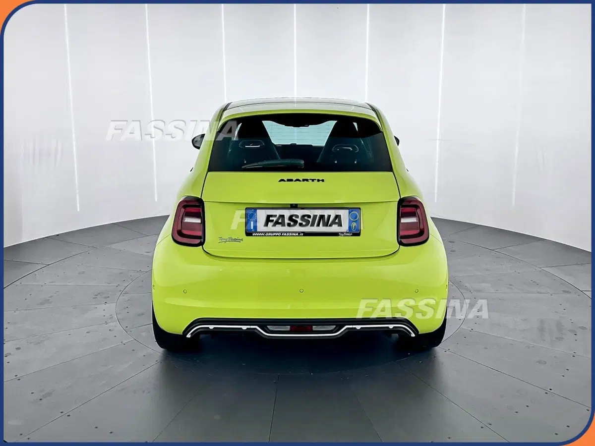 Abarth 500e Cabrio usata a Milano (5)