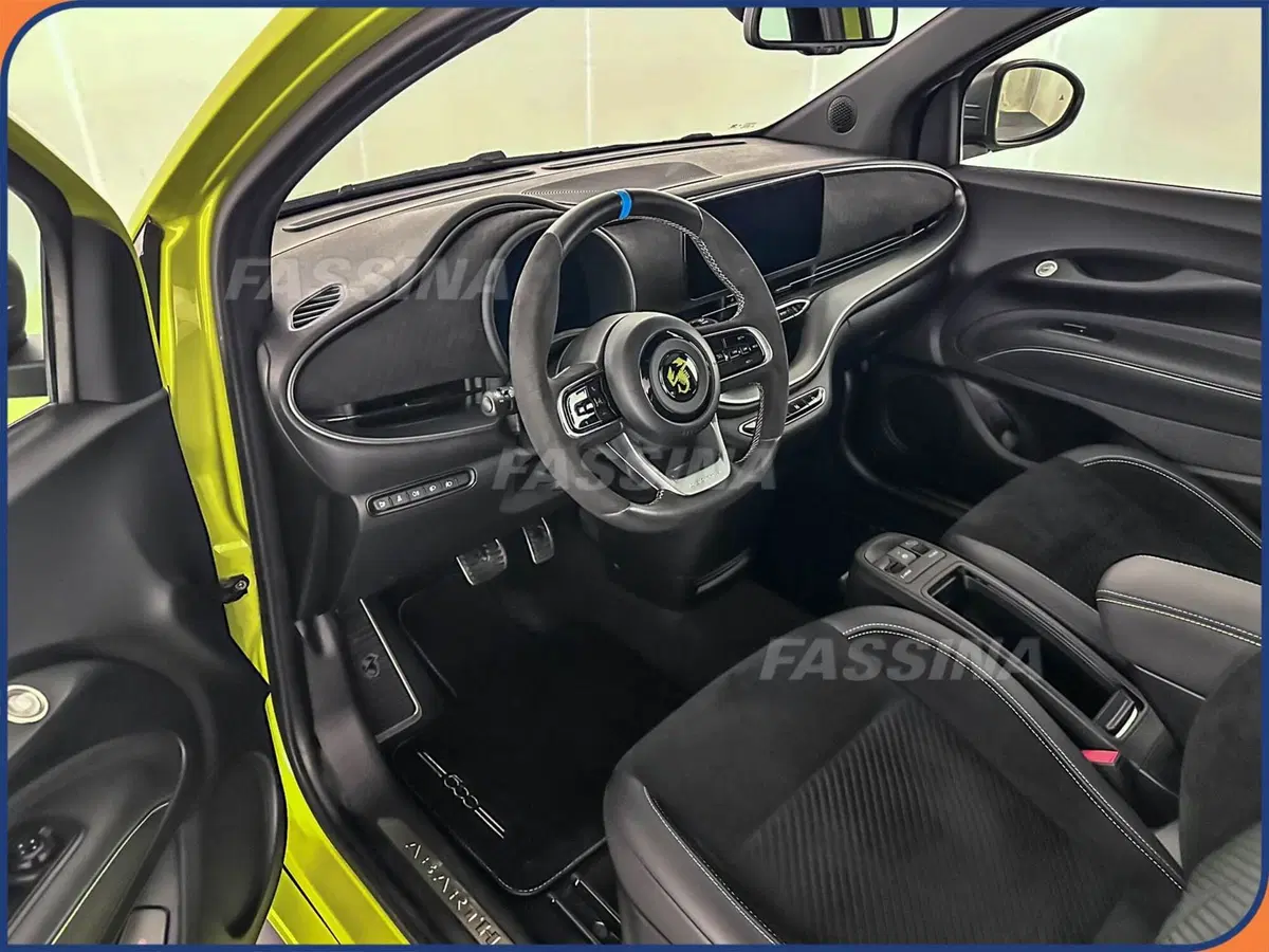 Abarth 500e Cabrio usata a Milano (9)