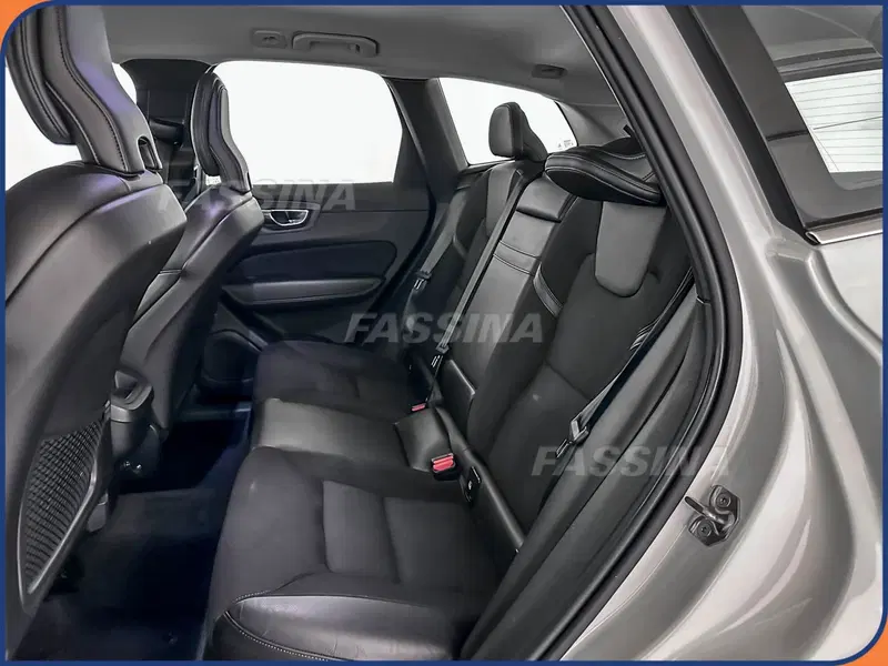 Volvo XC60 usata a Milano (11)