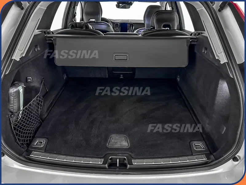 Volvo XC60 usata a Milano (12)