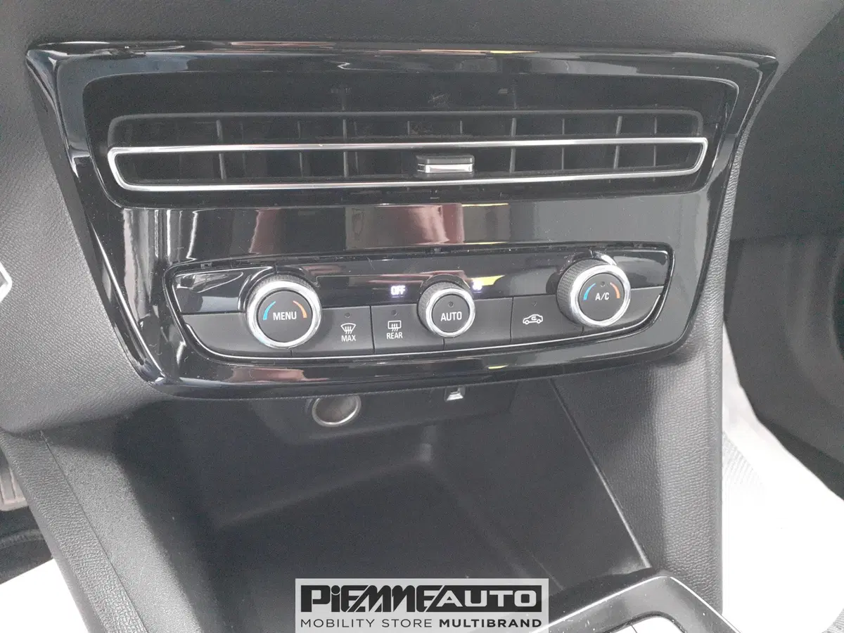 Opel Mokka usata a Piacenza (12)