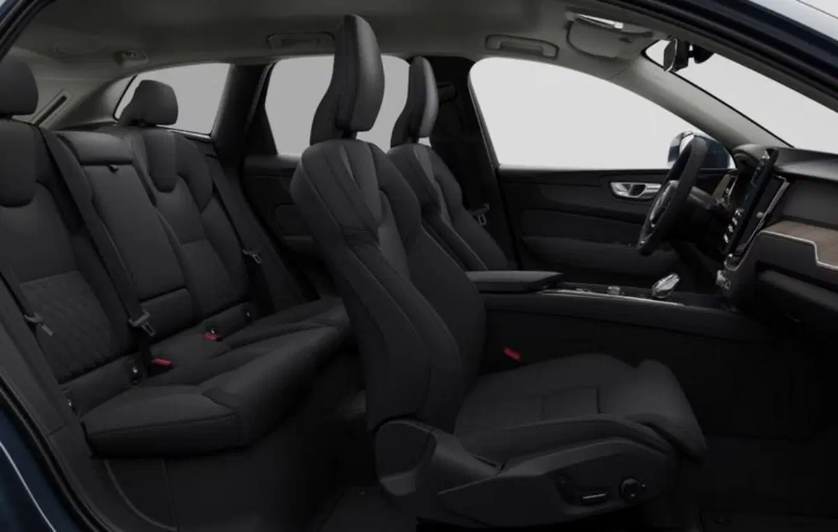 Volvo XC60 nuova a Milano (10)