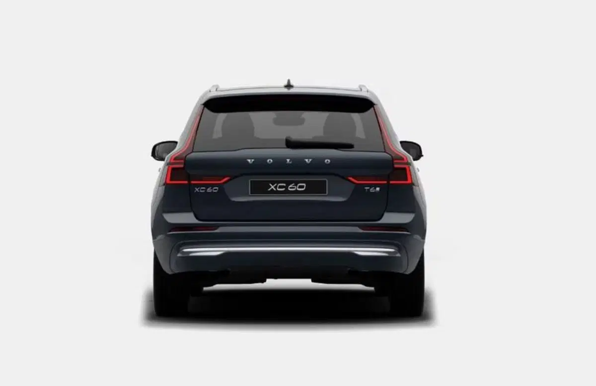 Volvo XC60 nuova a Milano (4)