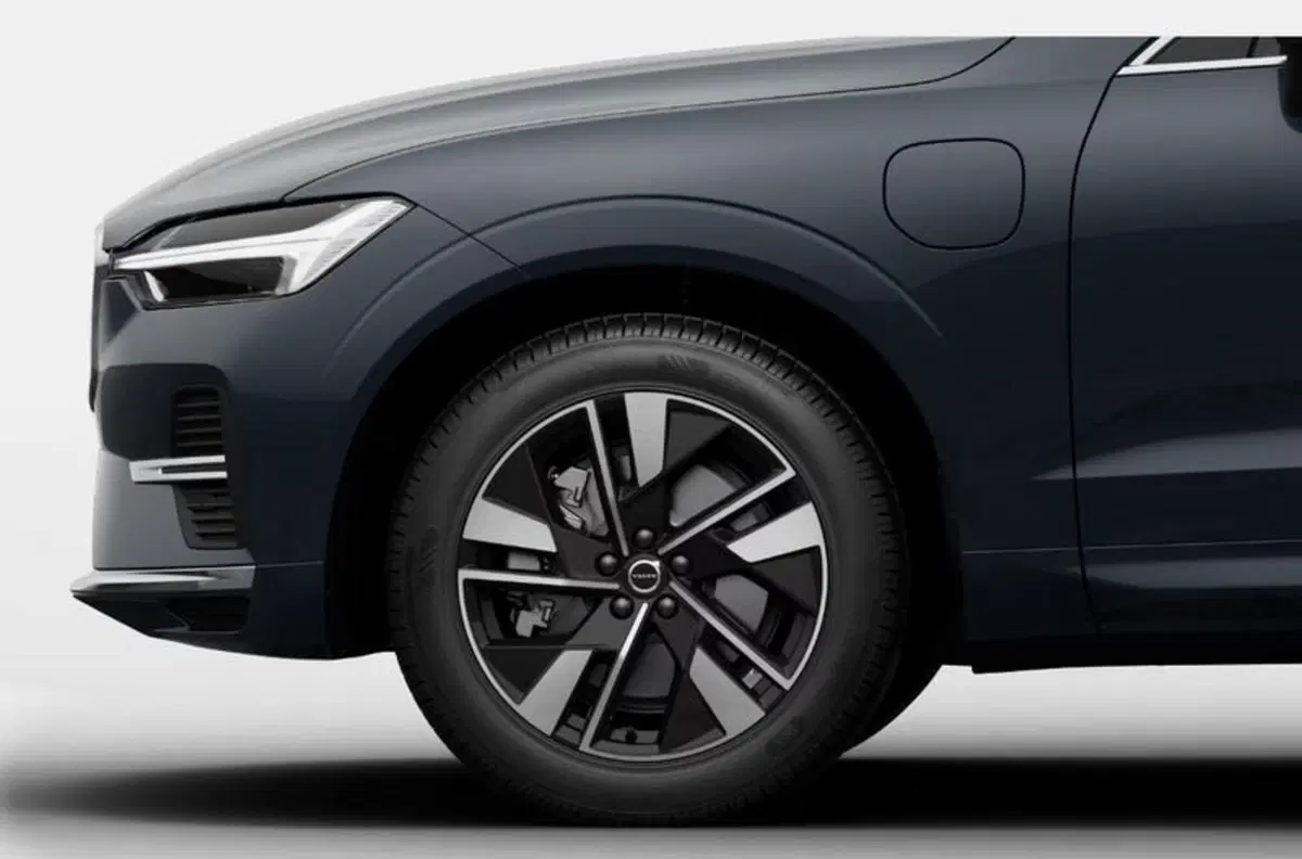 Volvo XC60 nuova a Milano (7)