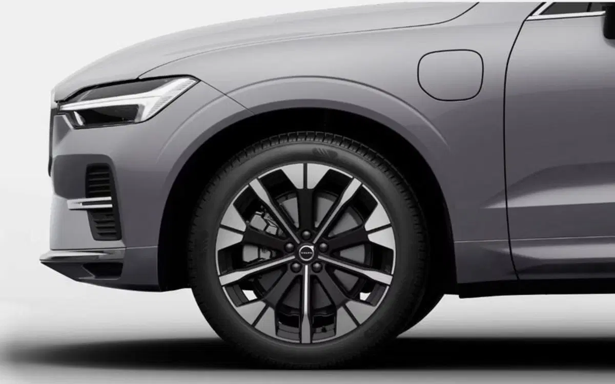 Volvo XC60 nuova a Milano (9)