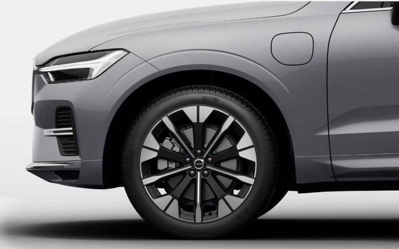 Volvo XC60 nuova a Milano (9)