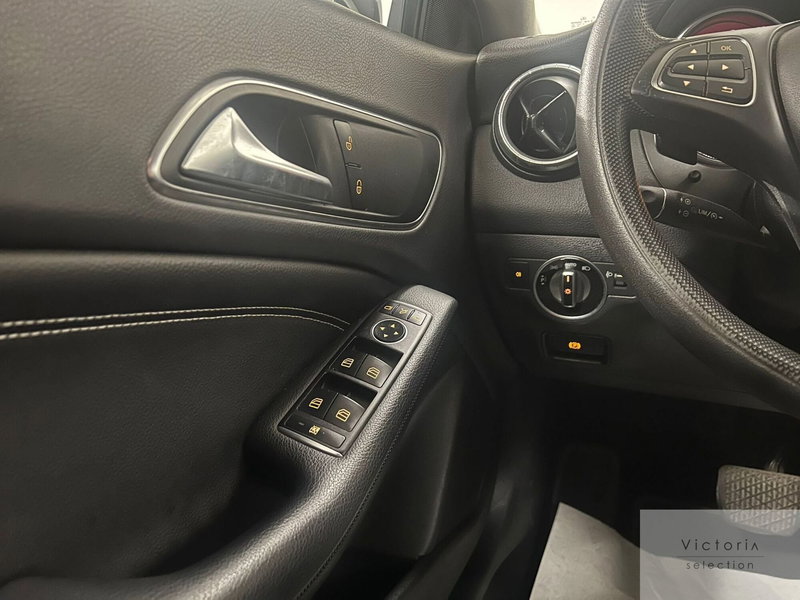 Mercedes-Benz CLA Shooting Brake usata a Brescia (7)