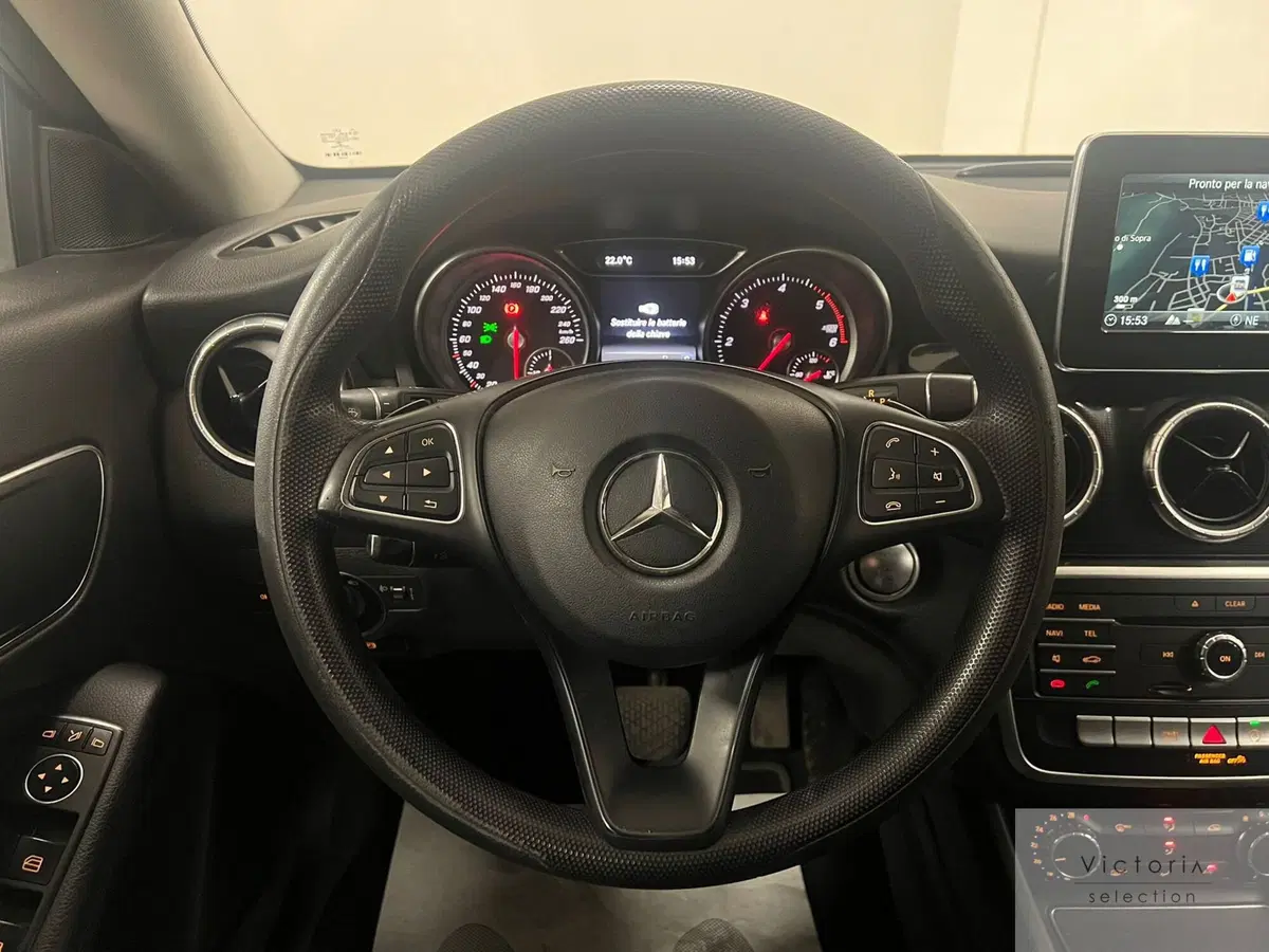 Mercedes-Benz CLA Shooting Brake usata a Brescia (9)