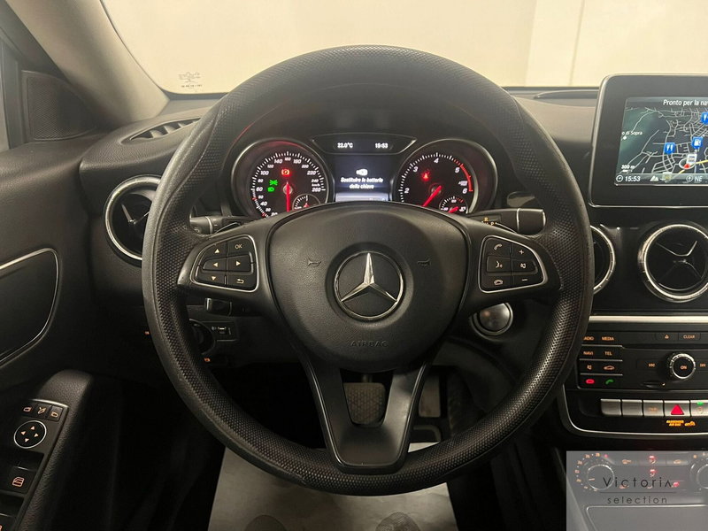 Mercedes-Benz CLA Shooting Brake usata a Brescia (9)