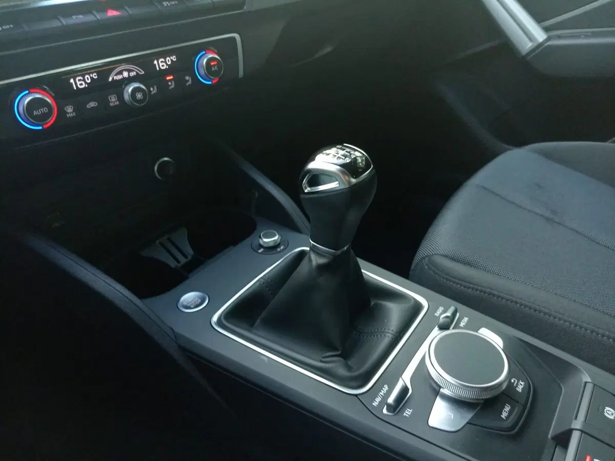 Audi Q2 usata a Bari (13)