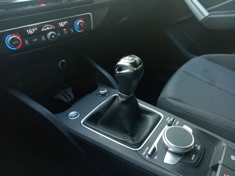 Audi Q2 usata a Bari (13)