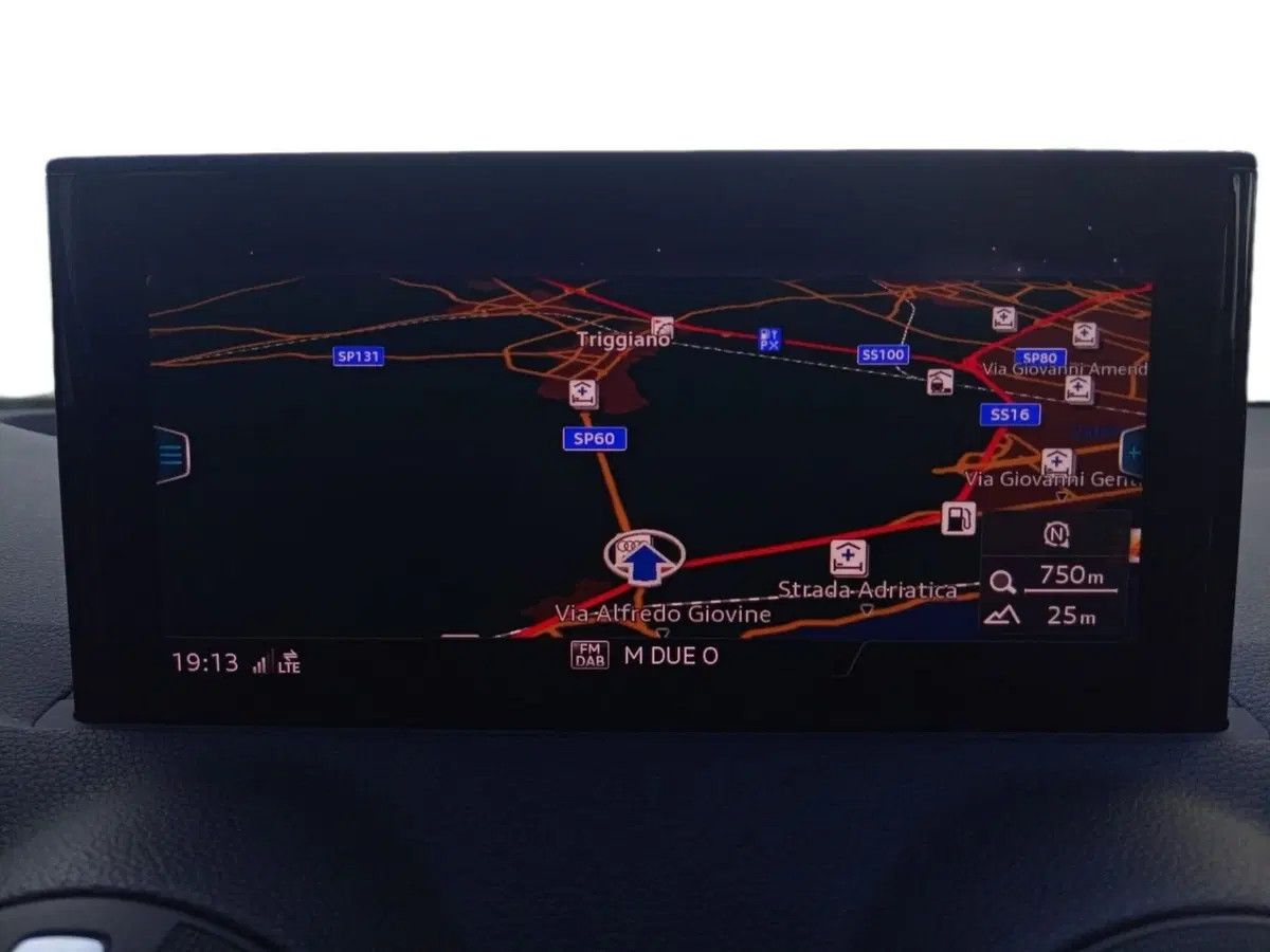 Audi Q2 usata a Bari (15)