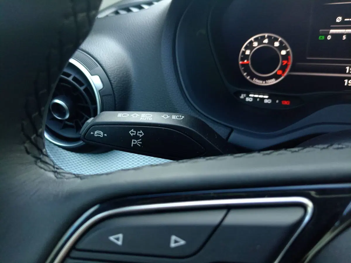 Audi Q2 usata a Bari (19)