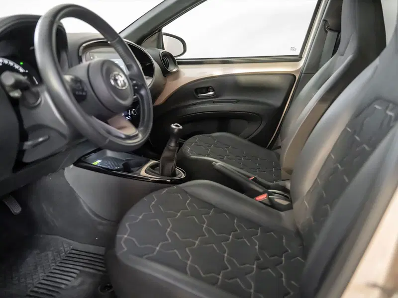 Toyota Aygo X usata a Barletta-Andria-Trani (12)