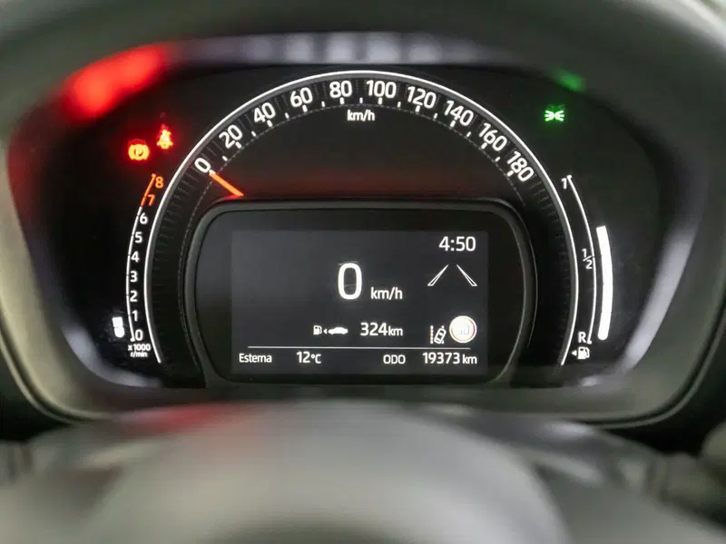 Toyota Aygo X usata a Barletta-Andria-Trani (13)