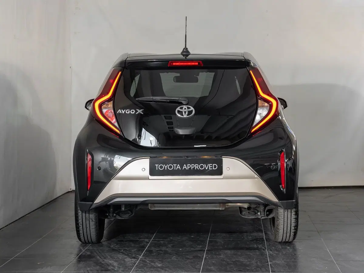 Toyota Aygo X usata a Barletta-Andria-Trani (4)