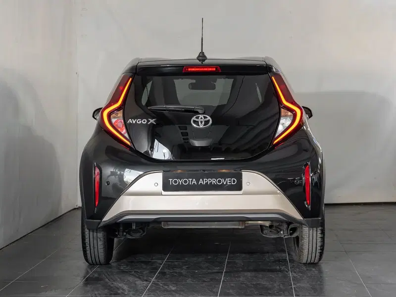 Toyota Aygo X usata a Barletta-Andria-Trani (4)