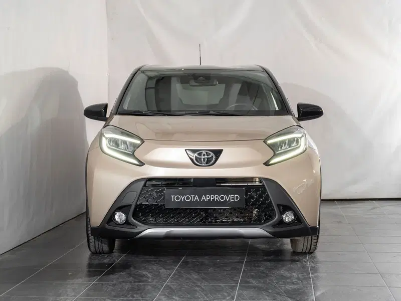 Toyota Aygo X usata a Barletta-Andria-Trani (5)