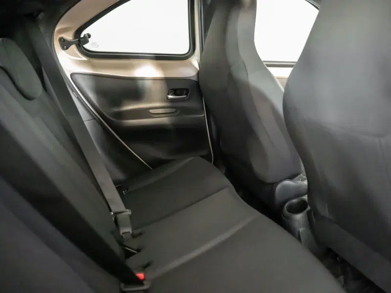 Toyota Aygo X usata a Barletta-Andria-Trani (7)