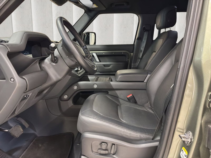 Land Rover Defender usata a Milano (15)