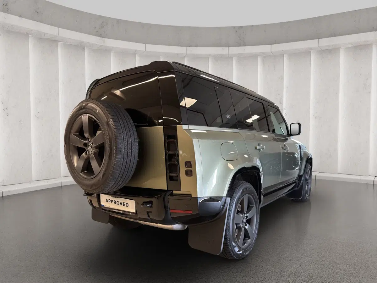 Land Rover Defender usata a Milano (2)
