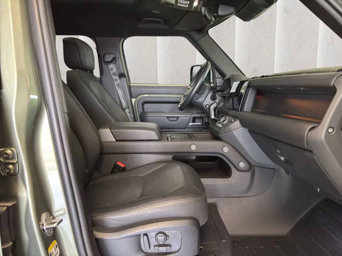 Land Rover Defender usata a Milano (3)