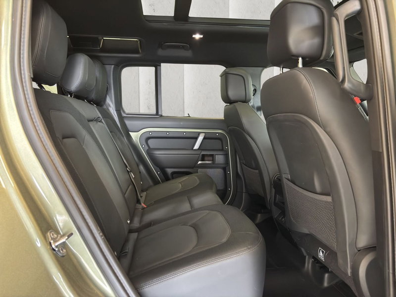 Land Rover Defender usata a Milano (5)