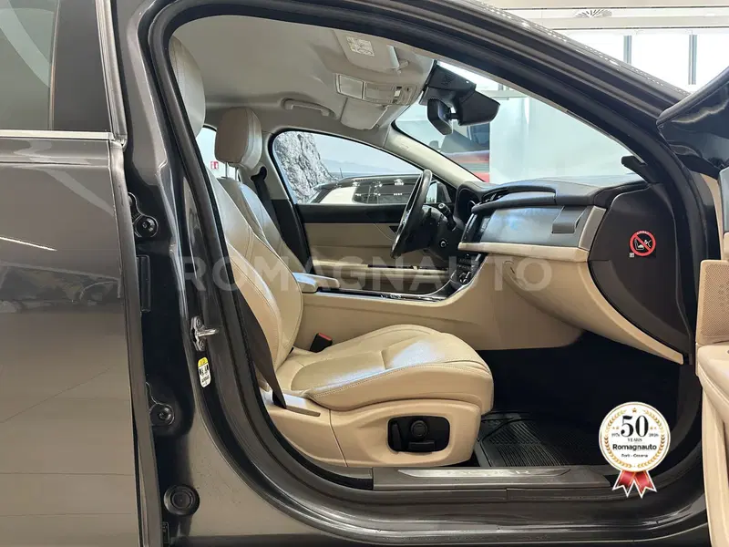 Jaguar XF usata a Forlì-Cesena (10)