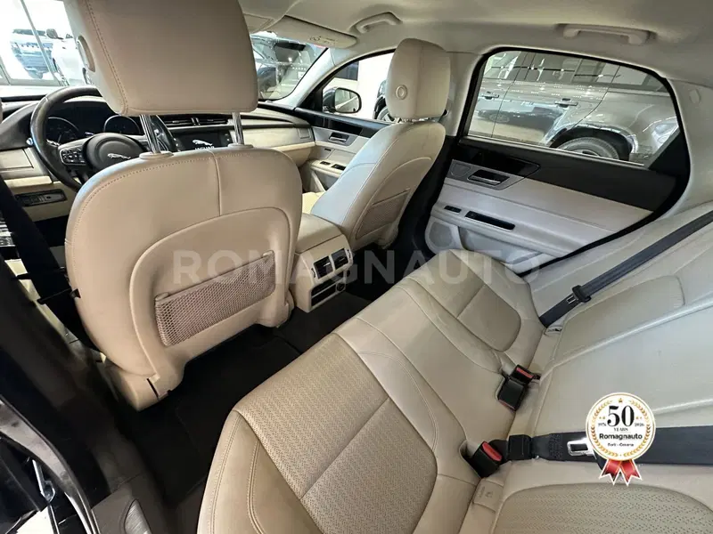 Jaguar XF usata a Forlì-Cesena (12)