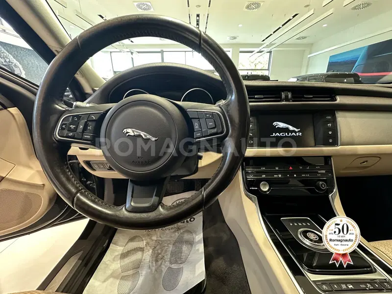Jaguar XF usata a Forlì-Cesena (17)