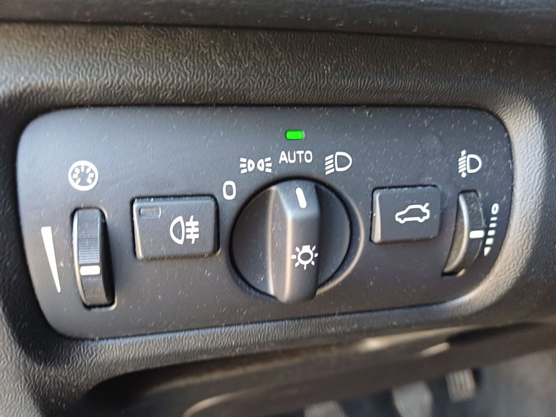 Volvo V40 Cross Country usata a Modena (17)