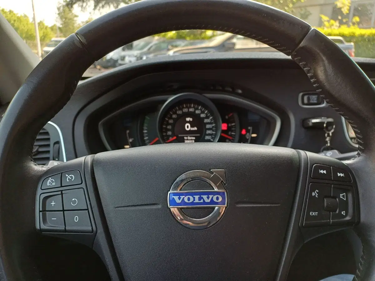 Volvo V40 Cross Country usata a Modena (18)