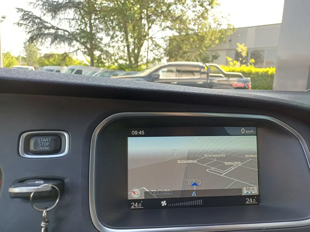 Volvo V40 Cross Country usata a Modena (19)