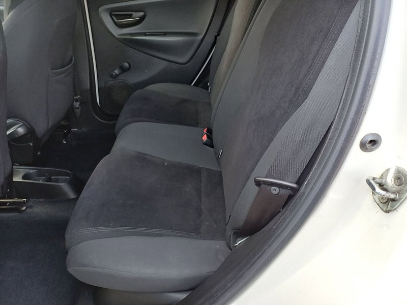 Lancia Ypsilon usata a Modena (11)
