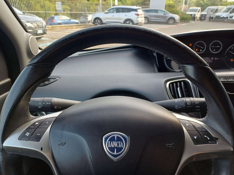 Lancia Ypsilon usata a Modena (14)