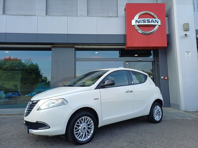 Lancia Ypsilon usata a Modena (16)