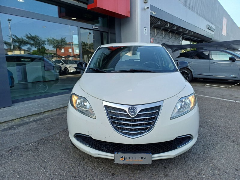 Lancia Ypsilon usata a Modena (4)