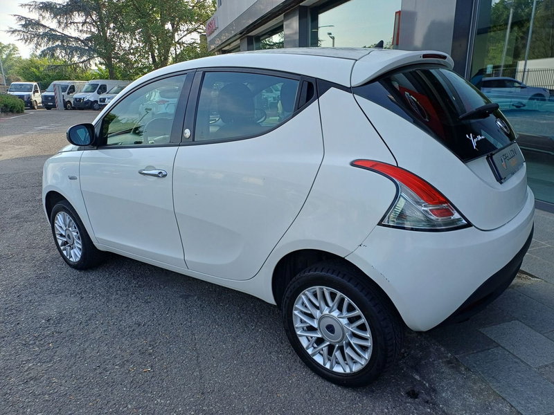 Lancia Ypsilon usata a Modena (7)