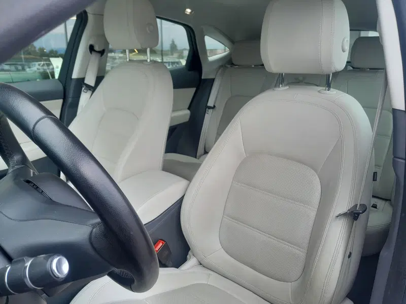 Jaguar E-Pace usata a Cuneo (15)