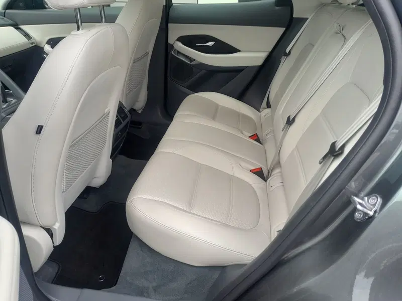Jaguar E-Pace usata a Cuneo (20)
