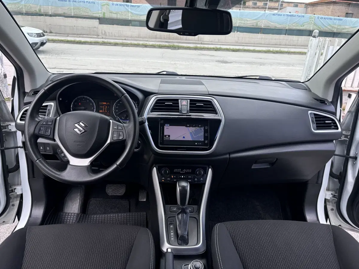 Suzuki S-Cross usata a Ancona (15)